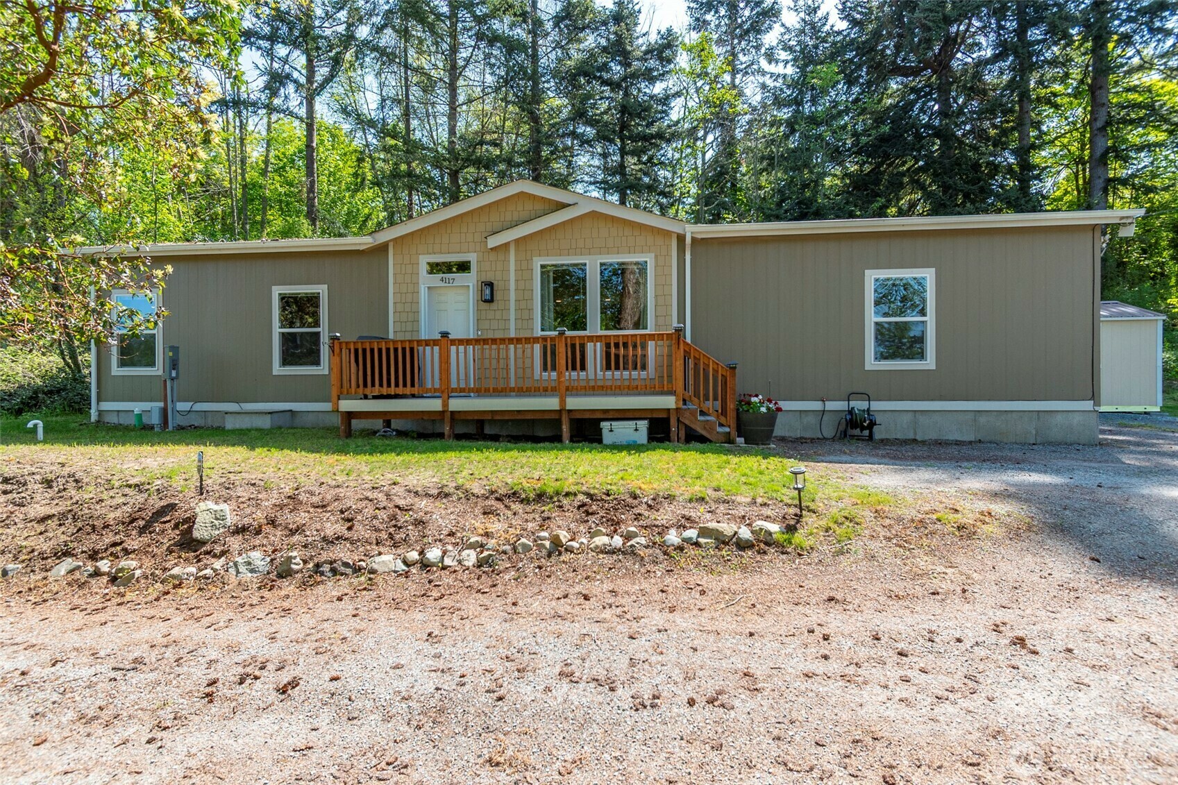 Property Photo: 4117 Oakes Avenue WA 98221