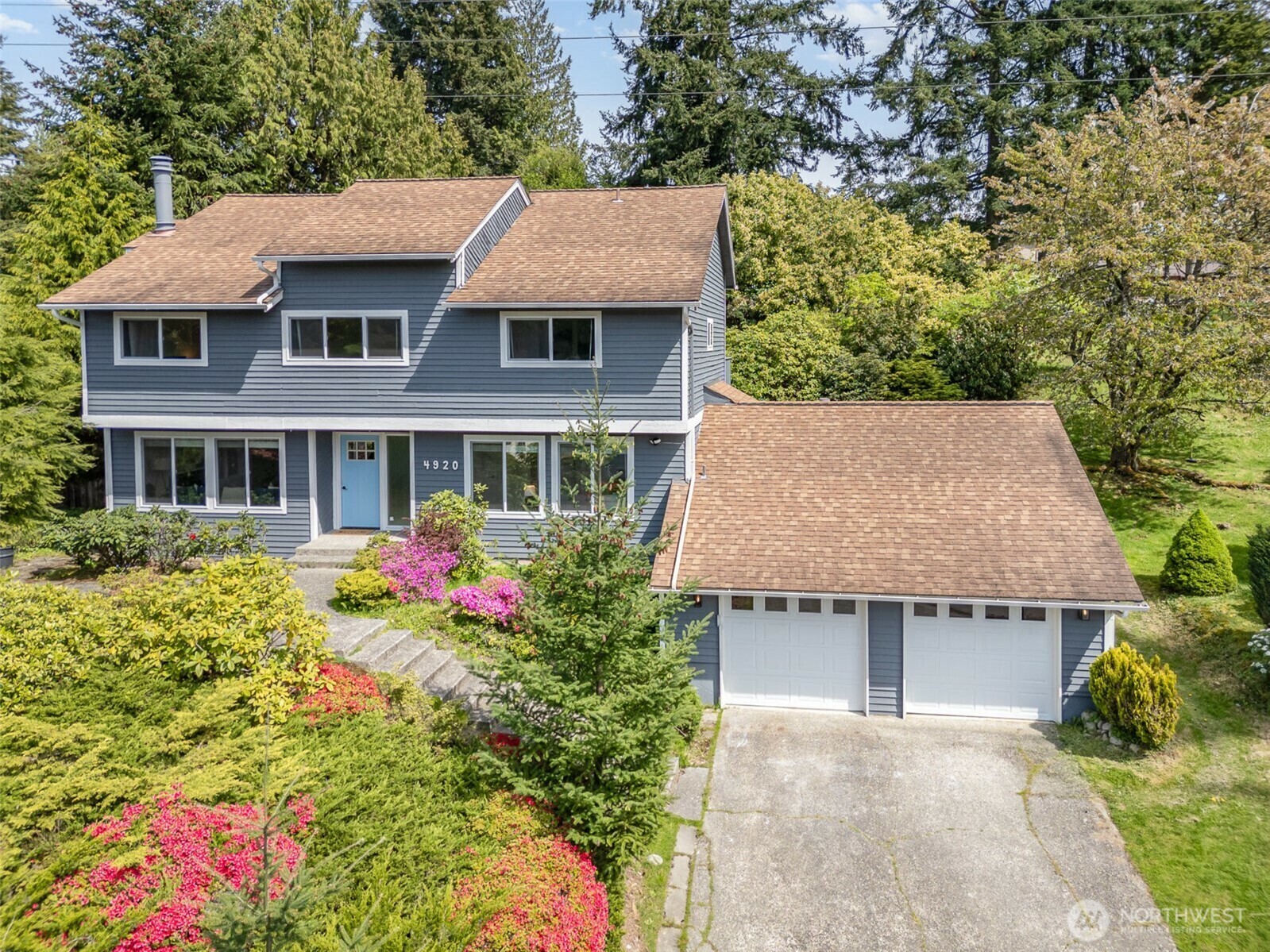 Property Photo: 4920 123rd Place SE WA 98006