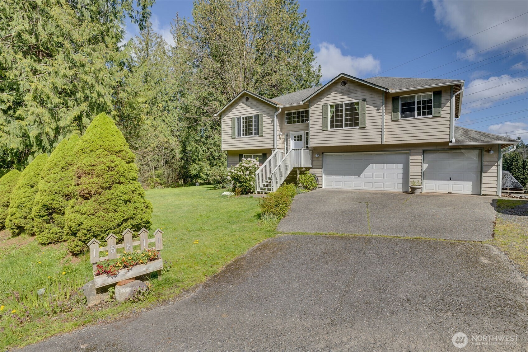 Property Photo: 18611 92nd Street SE WA 98290