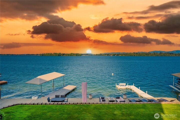 Property Photo:  5009  Jenks Point Way E  WA 98391 