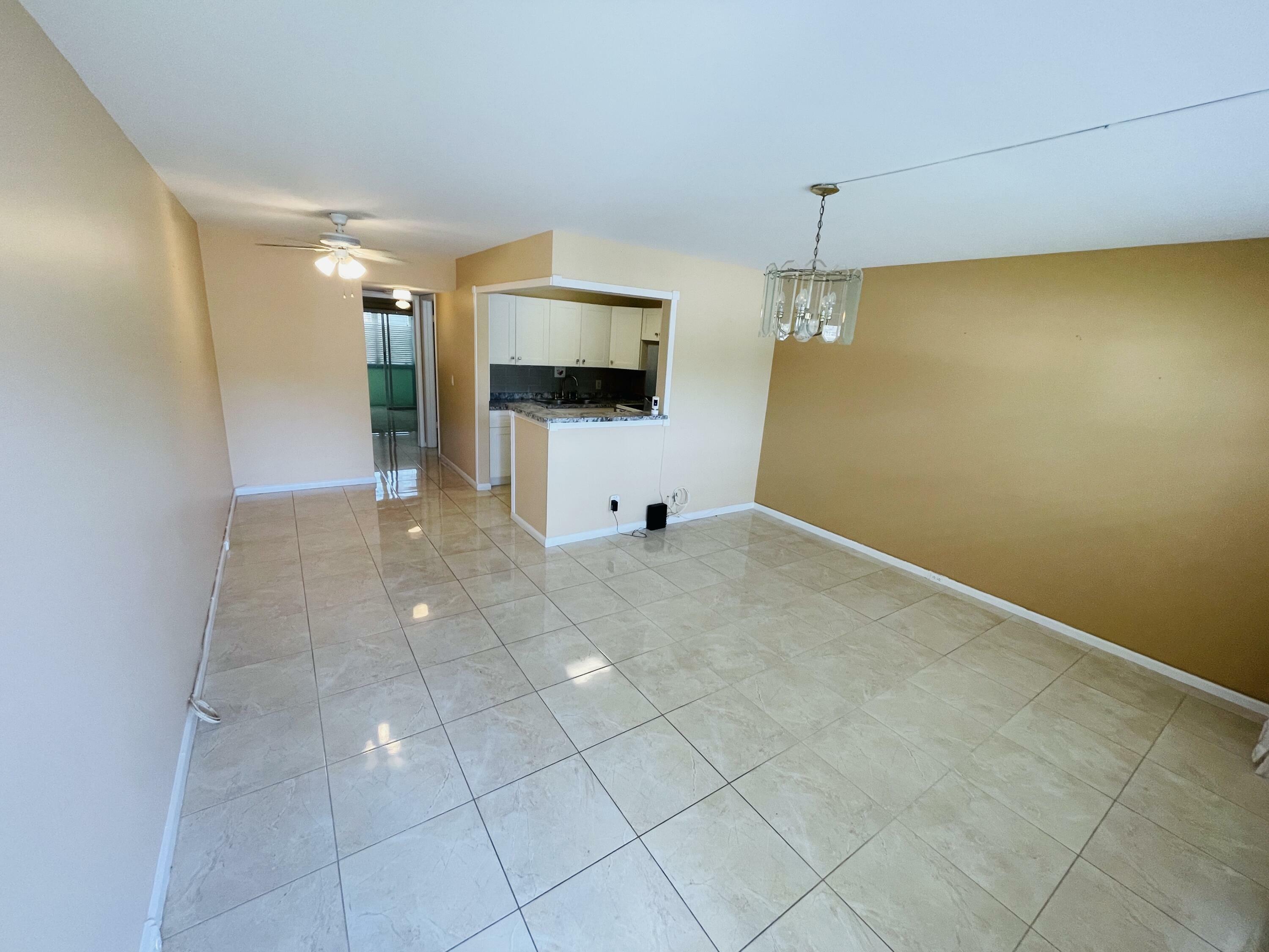 Property Photo: 142 Sussex H FL 33417