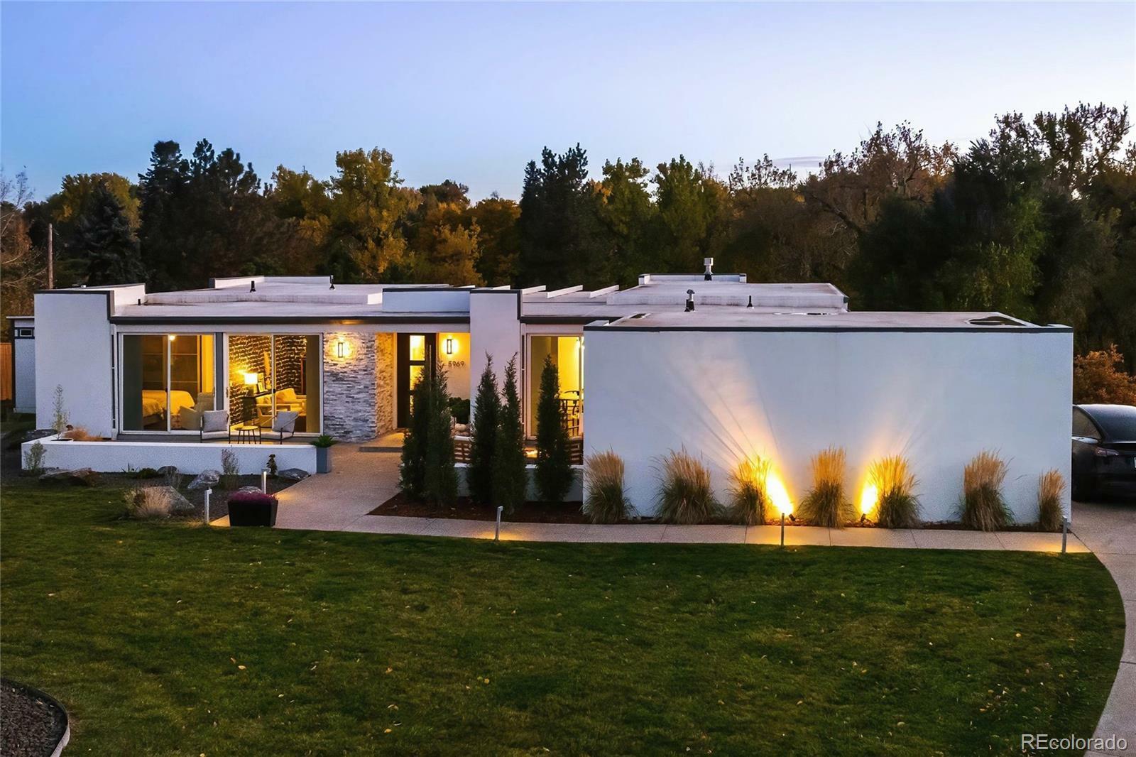 Property Photo: 5969 S Humboldt Court CO 80121