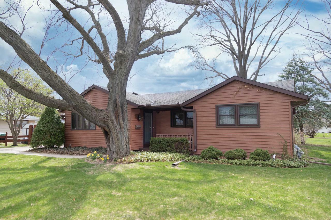 Property Photo: 1013 North Claremont Drive WI 53545