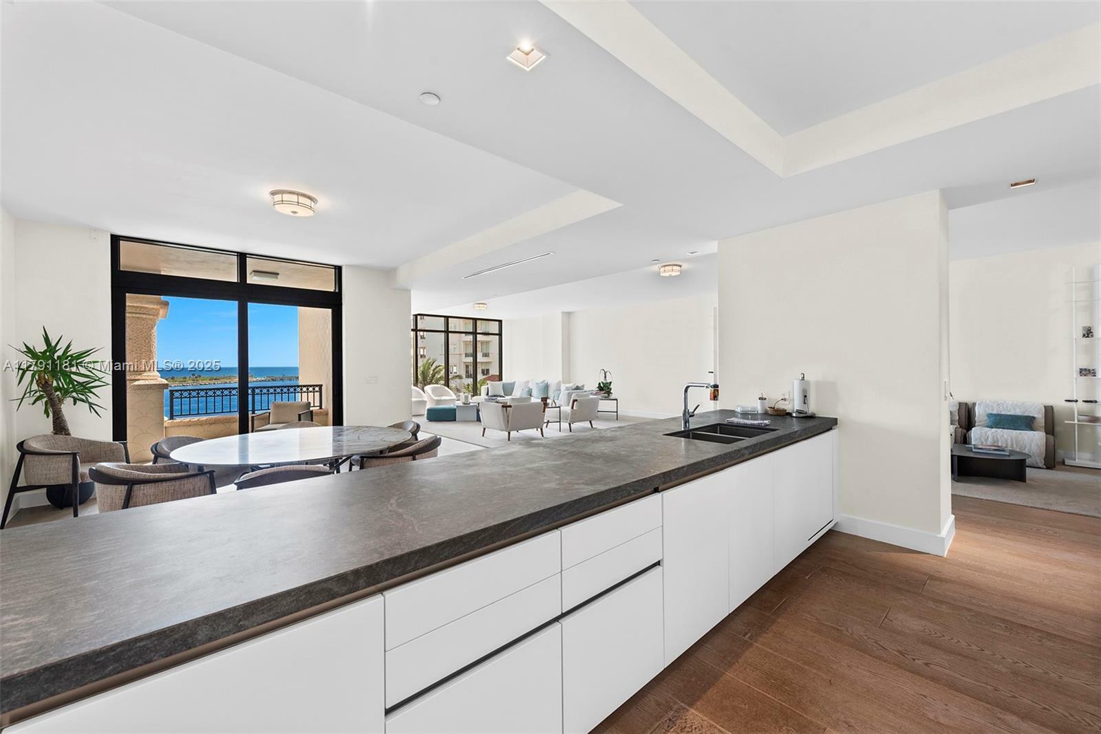 Property Photo: 7055 Fisher Island Dr 7055 FL 33109