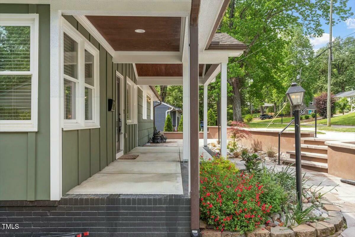 Property Photo: 2114 Woodview Drive NC 27604