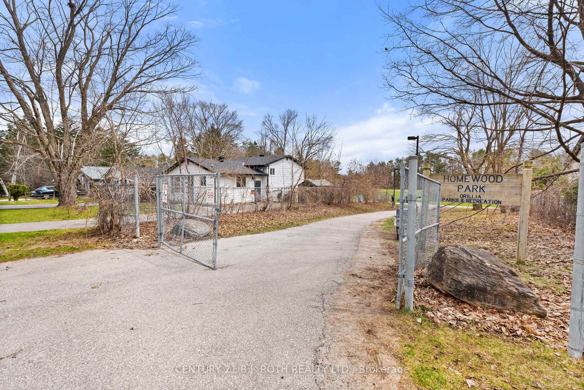 Photo de la propriété:  395 Homewood Avenue  ON L3V 3K9 