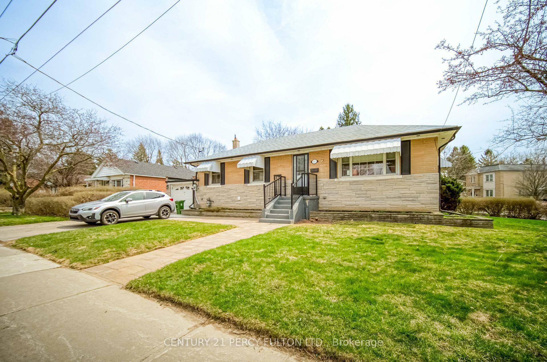 Photo de la propriété: 41 Squires Avenue ON M4B 2R2