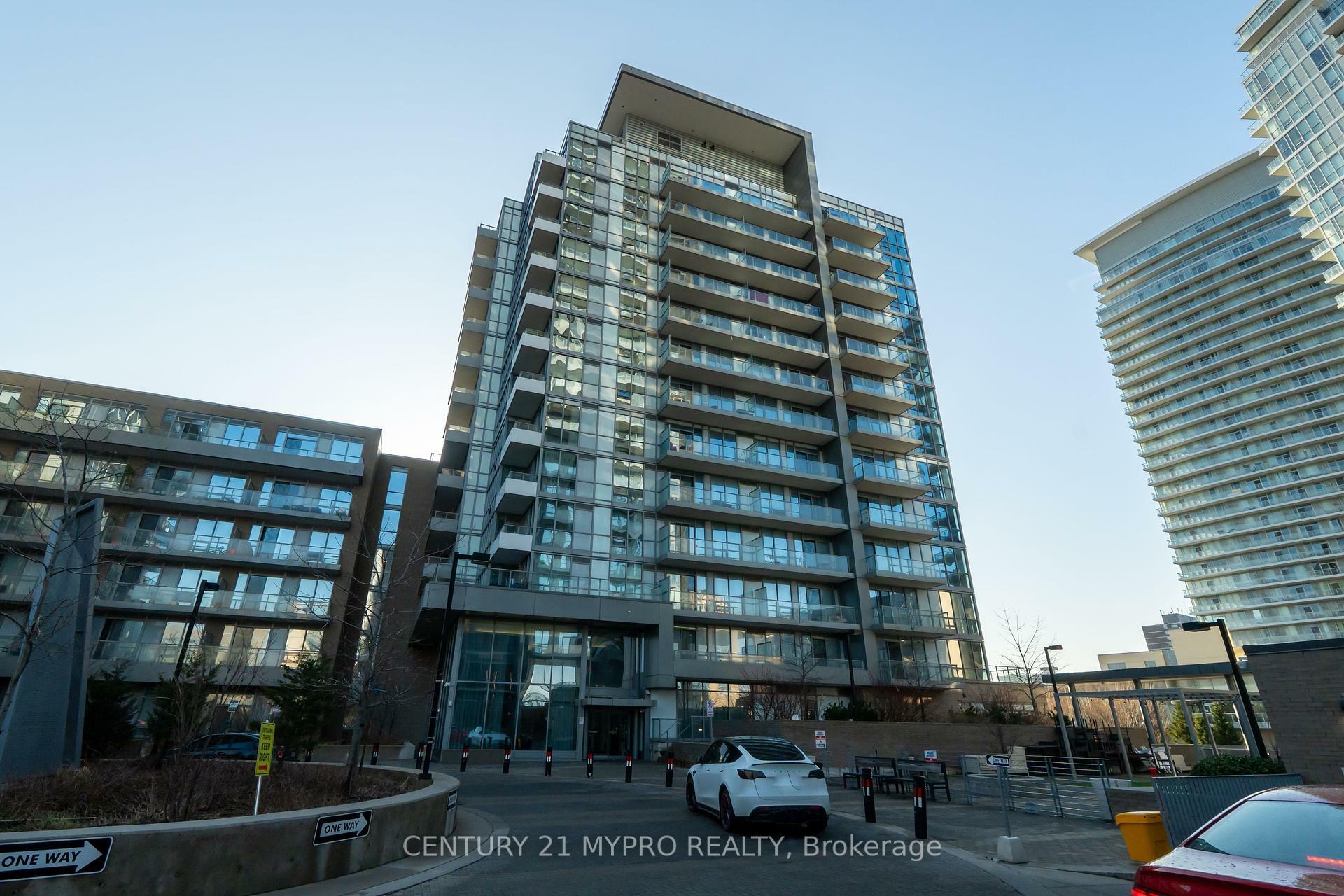 Property Photo: 52 Forest Manor Road W 419 ON M2J 0E2