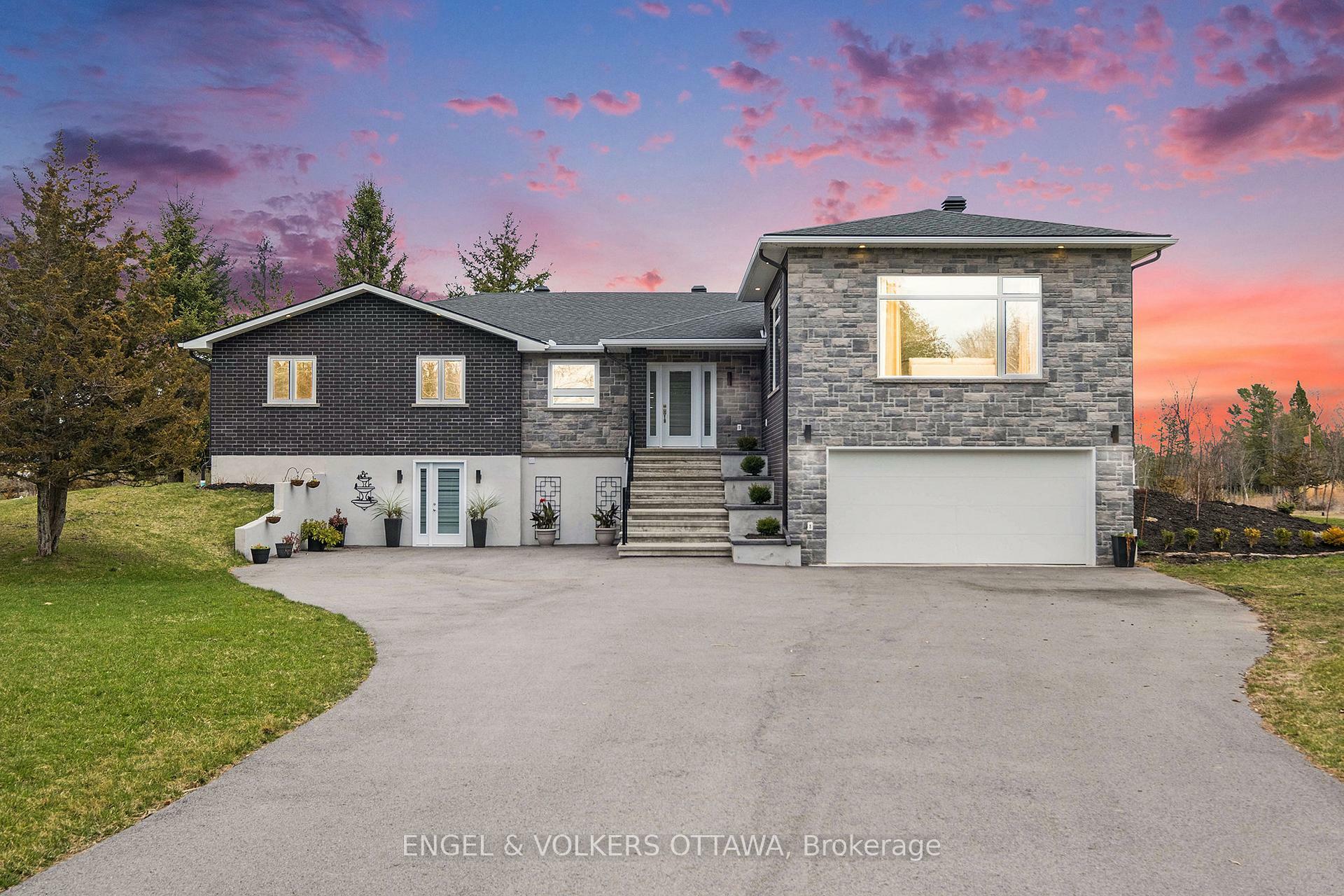 Property Photo: 132 Wagon Drive ON K0A 1T0