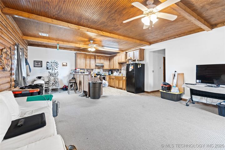 Property Photo:  8100 Wainwright Road  OK 74450 