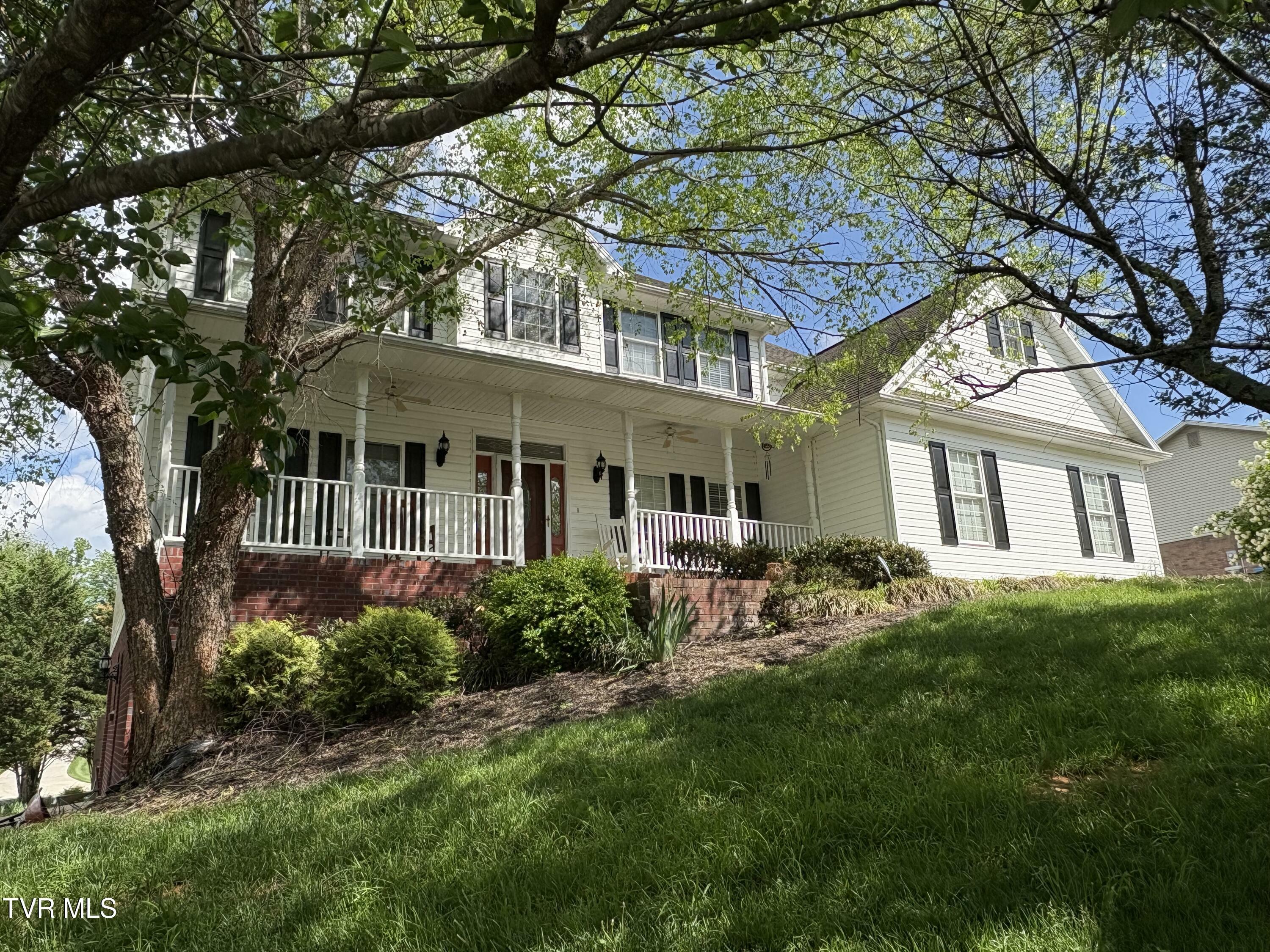Property Photo: 142 Oakwell Lane TN 37659