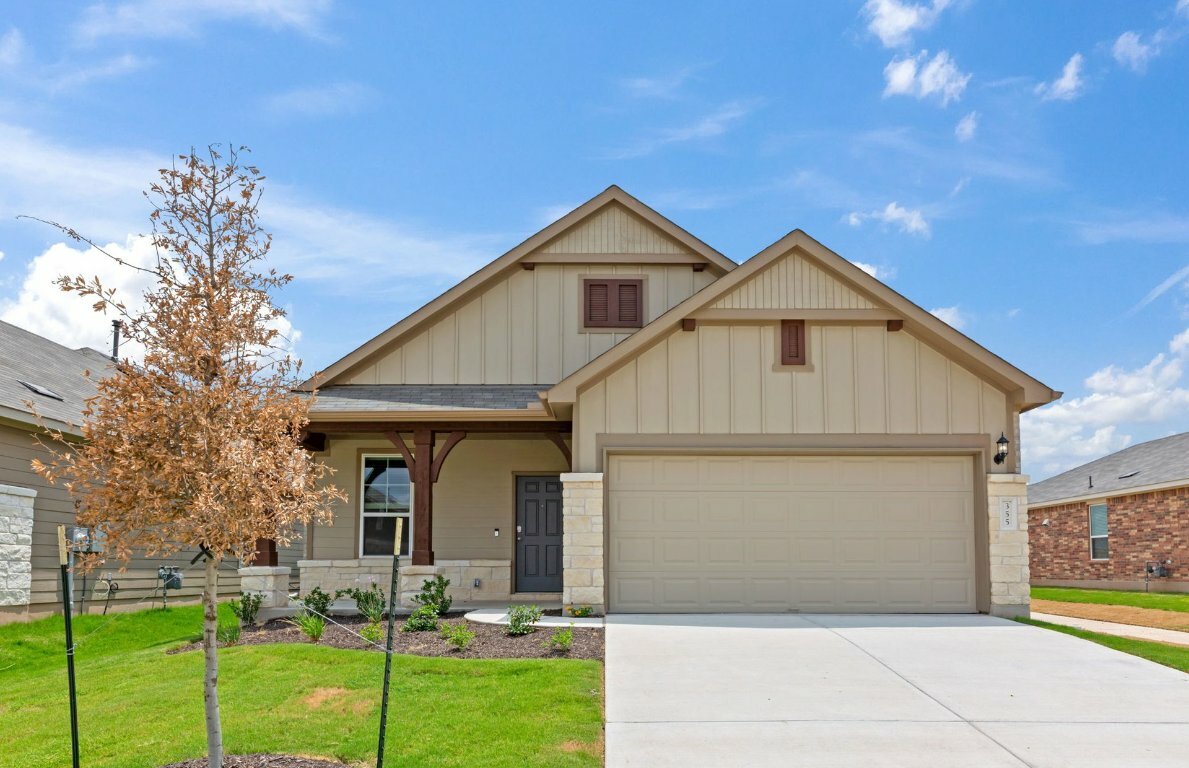 Property Photo: 355 Kapok Street TX 78610