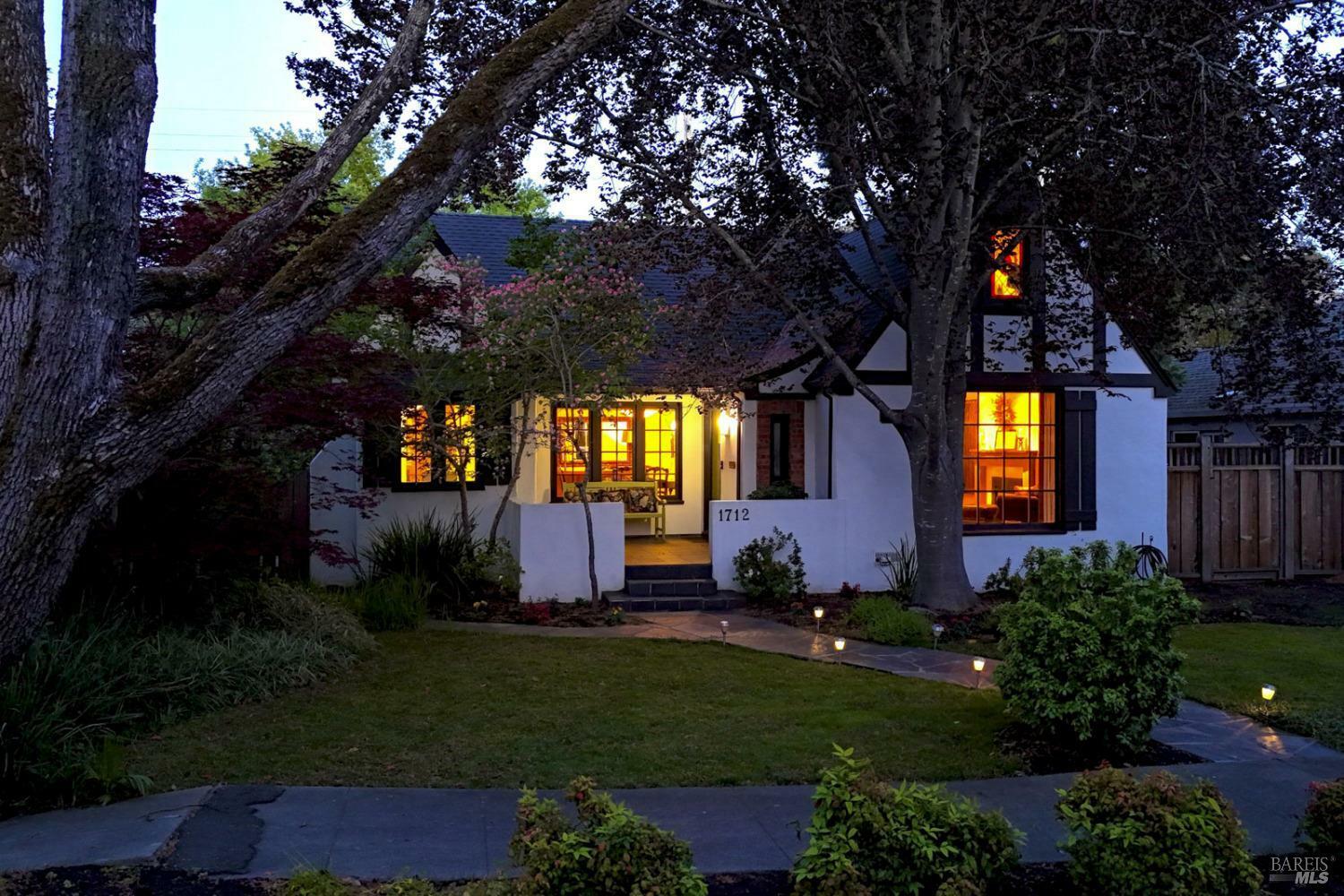 Property Photo: 1712 Austin Way CA 95404