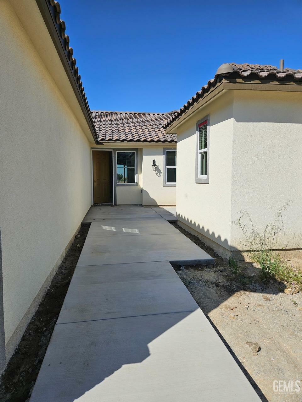 Property Photo: 5612 Levanto Street CA 93306
