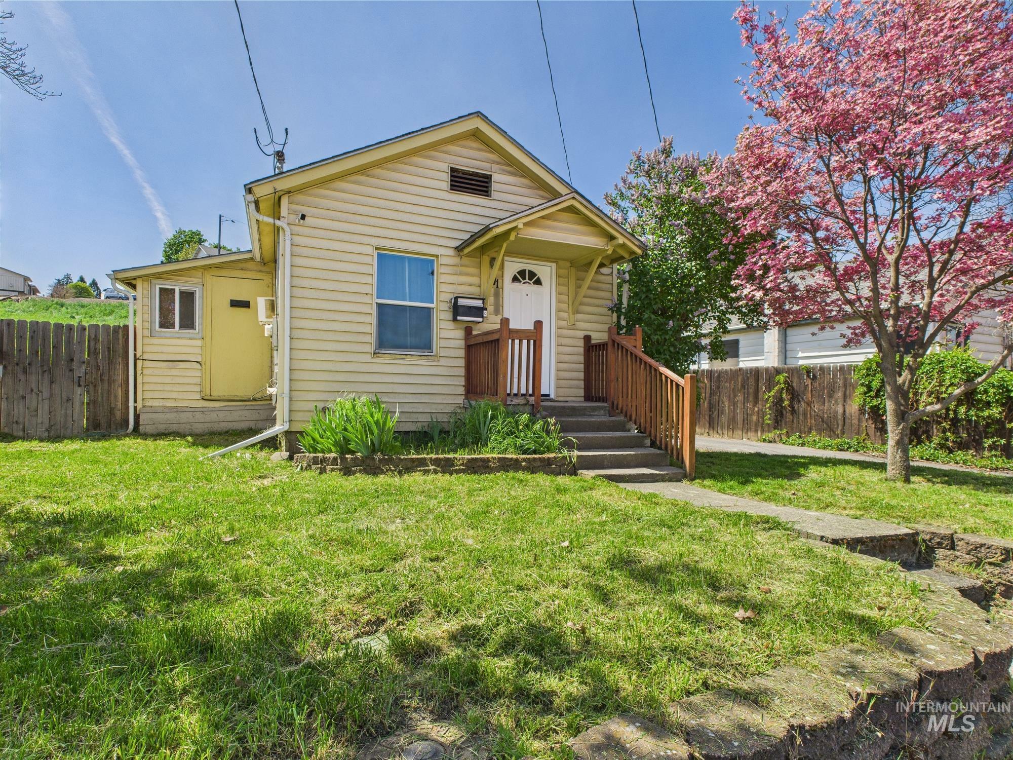 1424 Idaho St  Lewiston ID 83501 photo