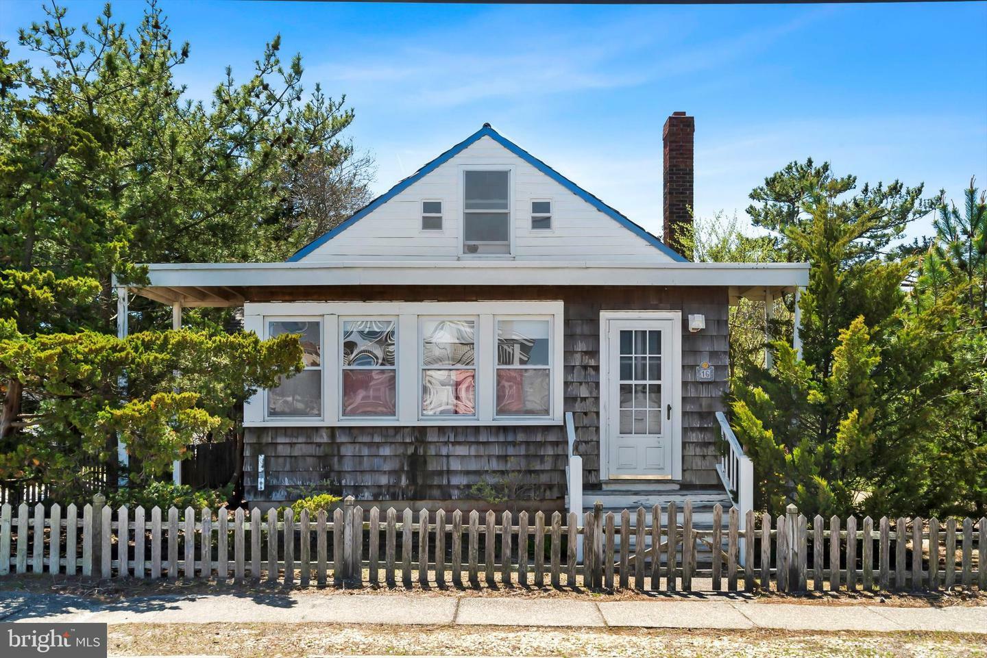 Property Photo:  16 Goldsborough  NJ 08008 