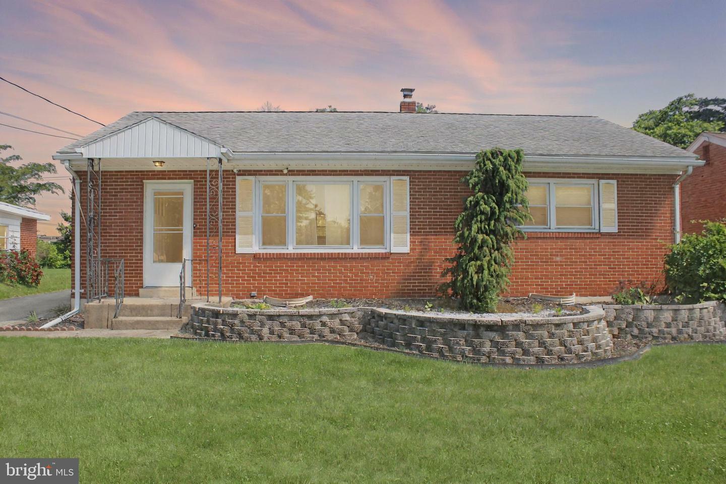 2900 Morningside Drive  Camp Hill PA 17011 photo