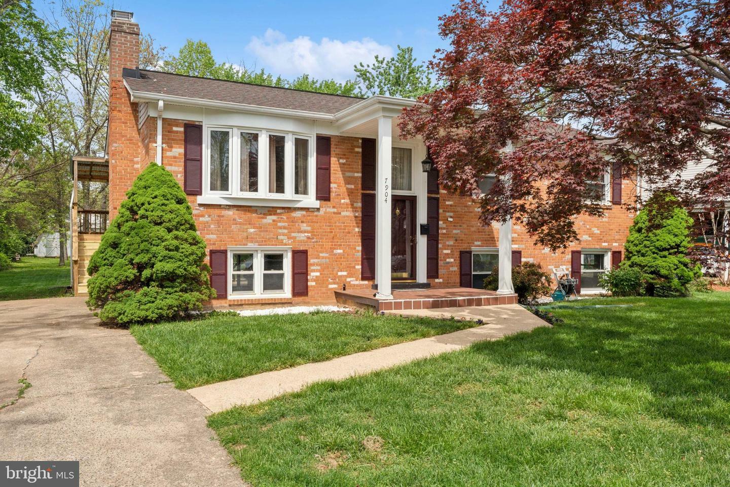 Property Photo: 7904 Clifton Street VA 20109