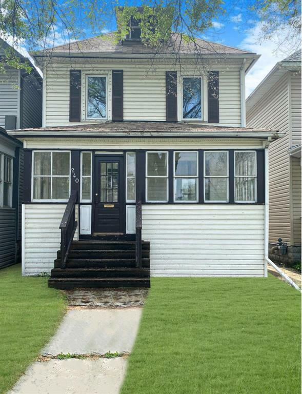 Property Photo: 240 Inkster Boulevard MB R2W 0J9