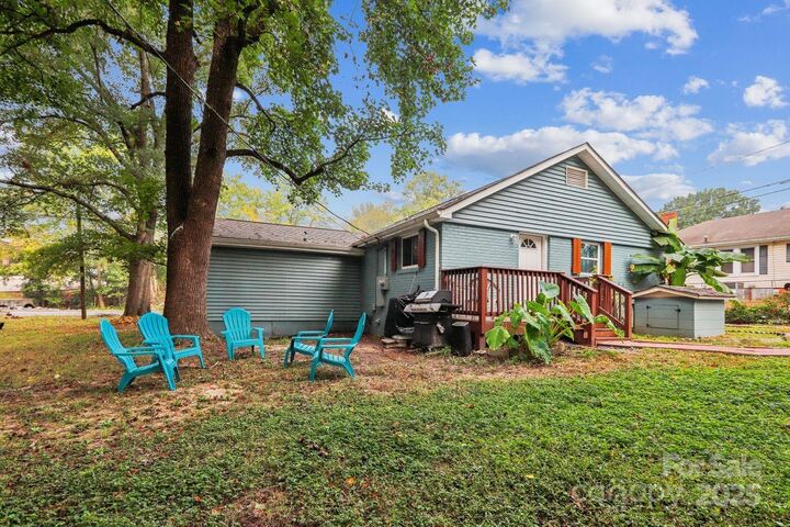 Property Photo: 712 Grace Avenue NC 28083