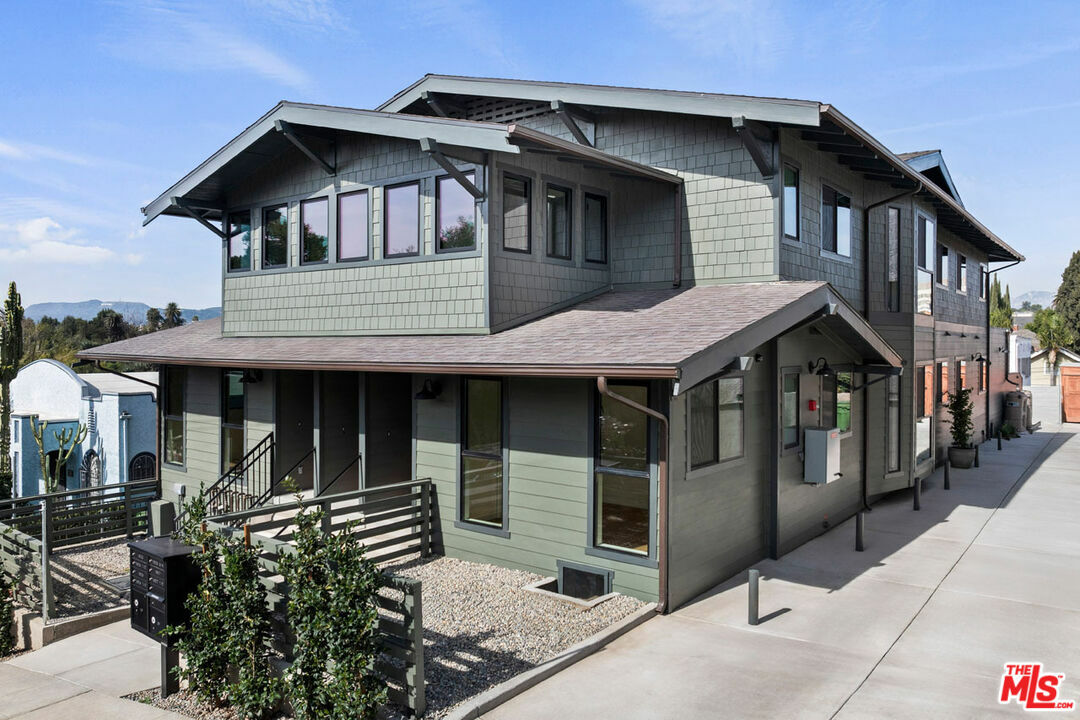 Property Photo: 1925 Kent St CA 90026
