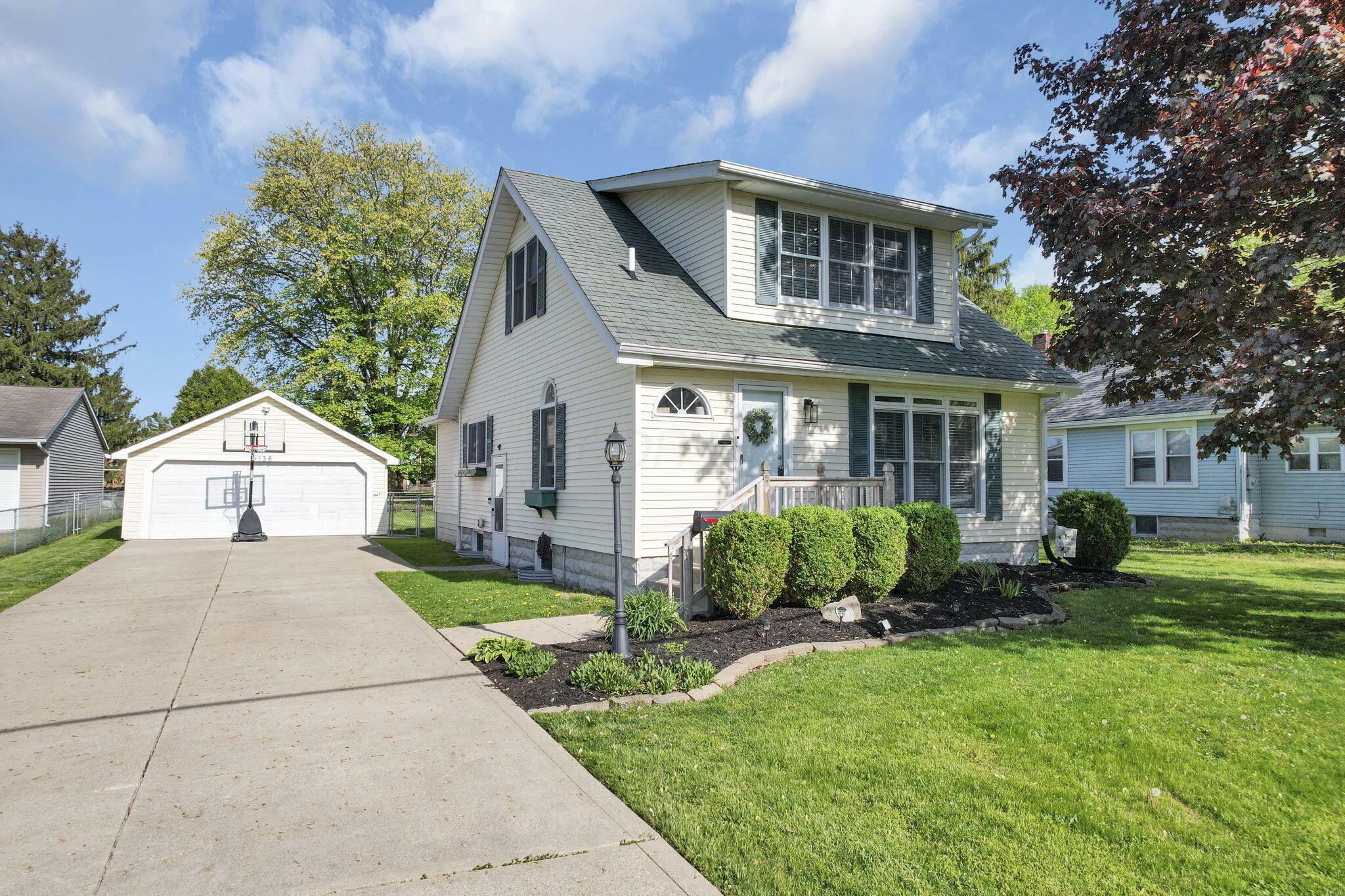 Property Photo: 138 N Westmoor Avenue OH 43055