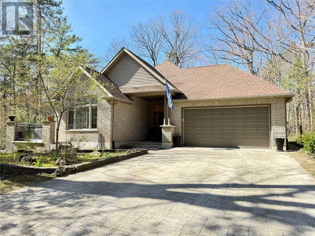 10216 Parkside Crescent  Grand Bend ON N0M 1T0 photo