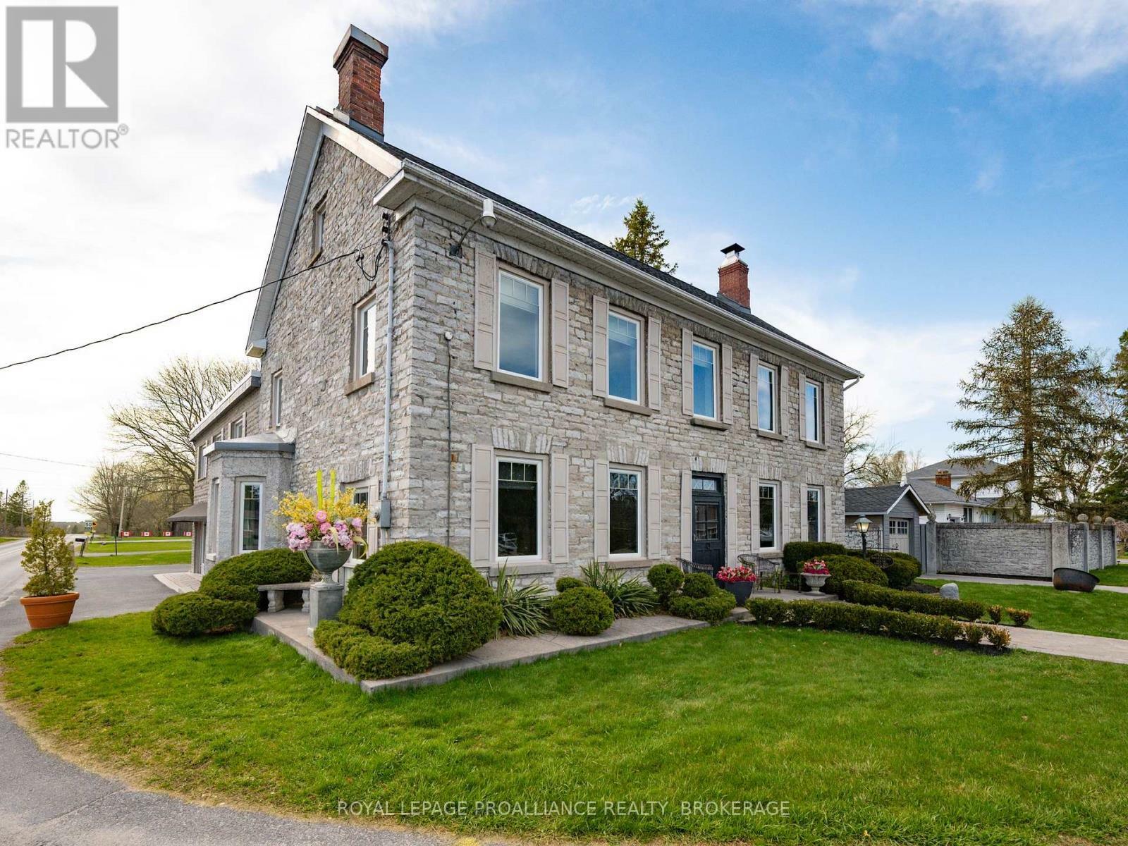 Property Photo:  1863 Sydenham Road  ON K7L 4V4 