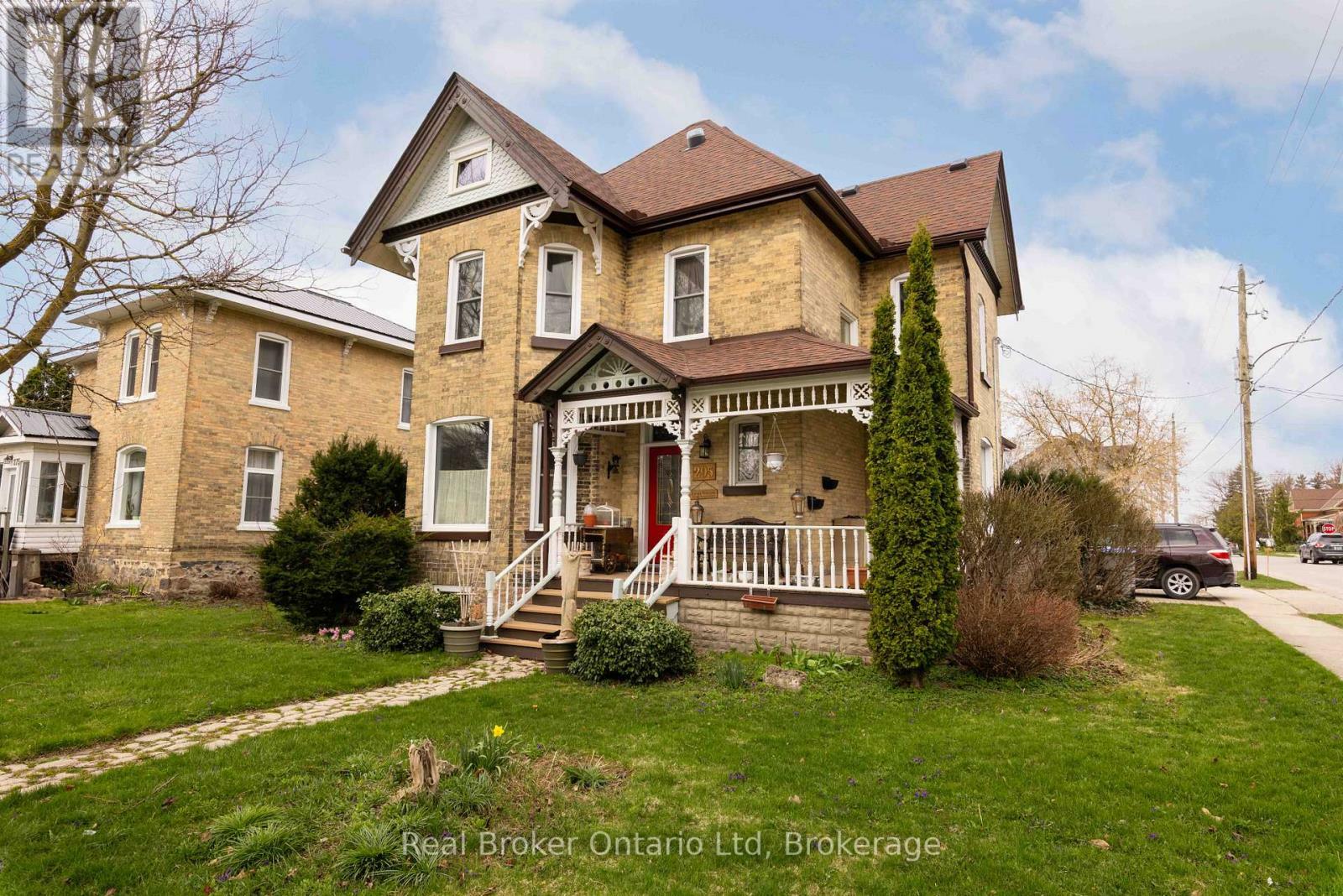 Property Photo: 295 Livingstone Avenue North ON N4W 1P8
