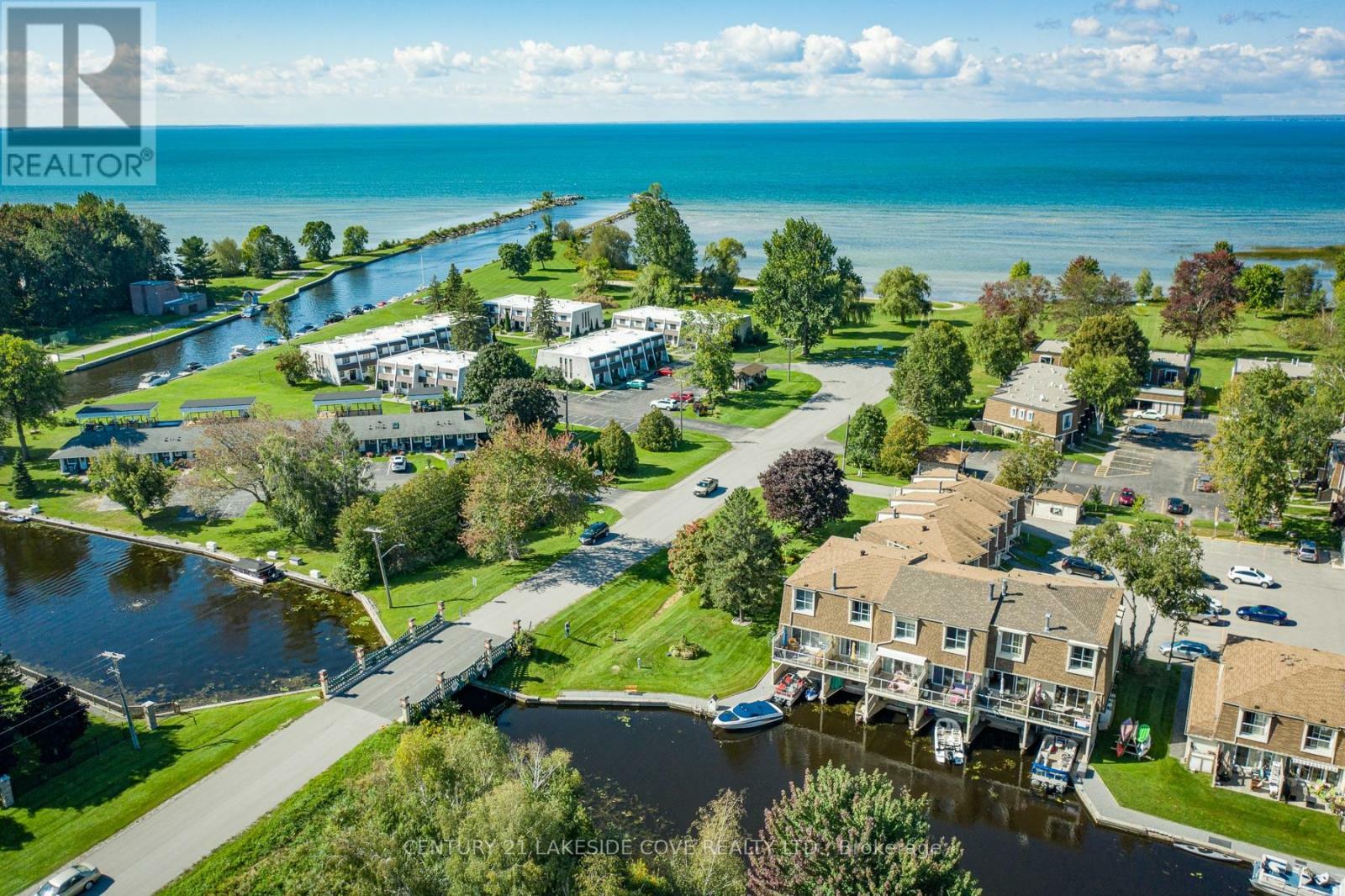 Property Photo: 4 Paradise Boulevard 5 ON L0K 1B0