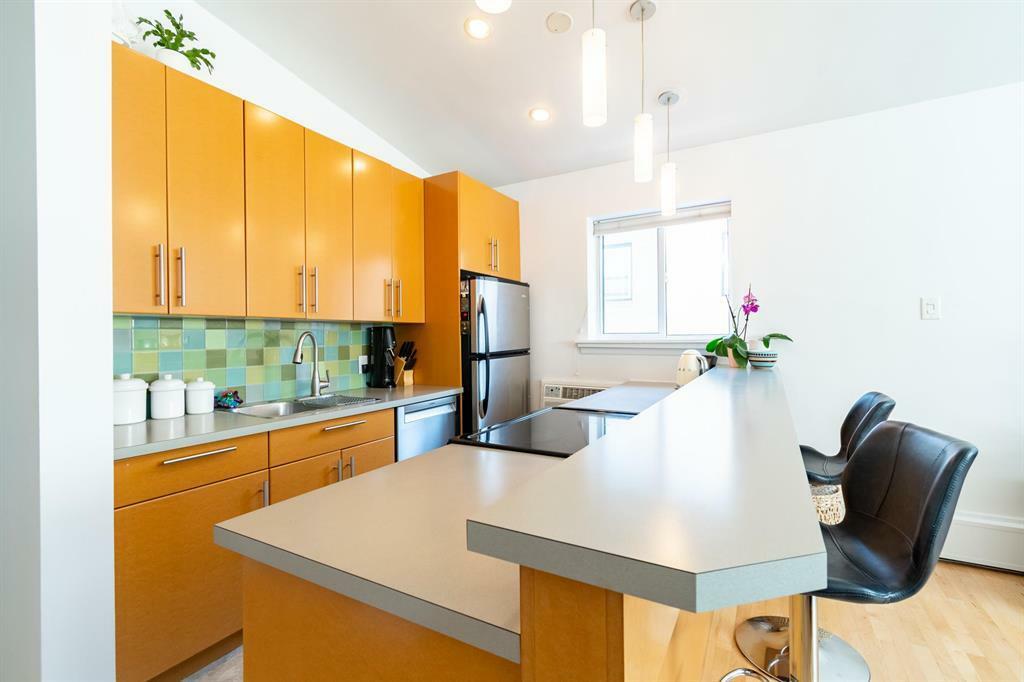 Property Photo: 310 Stradbrook Avenue MB R3L 0J6