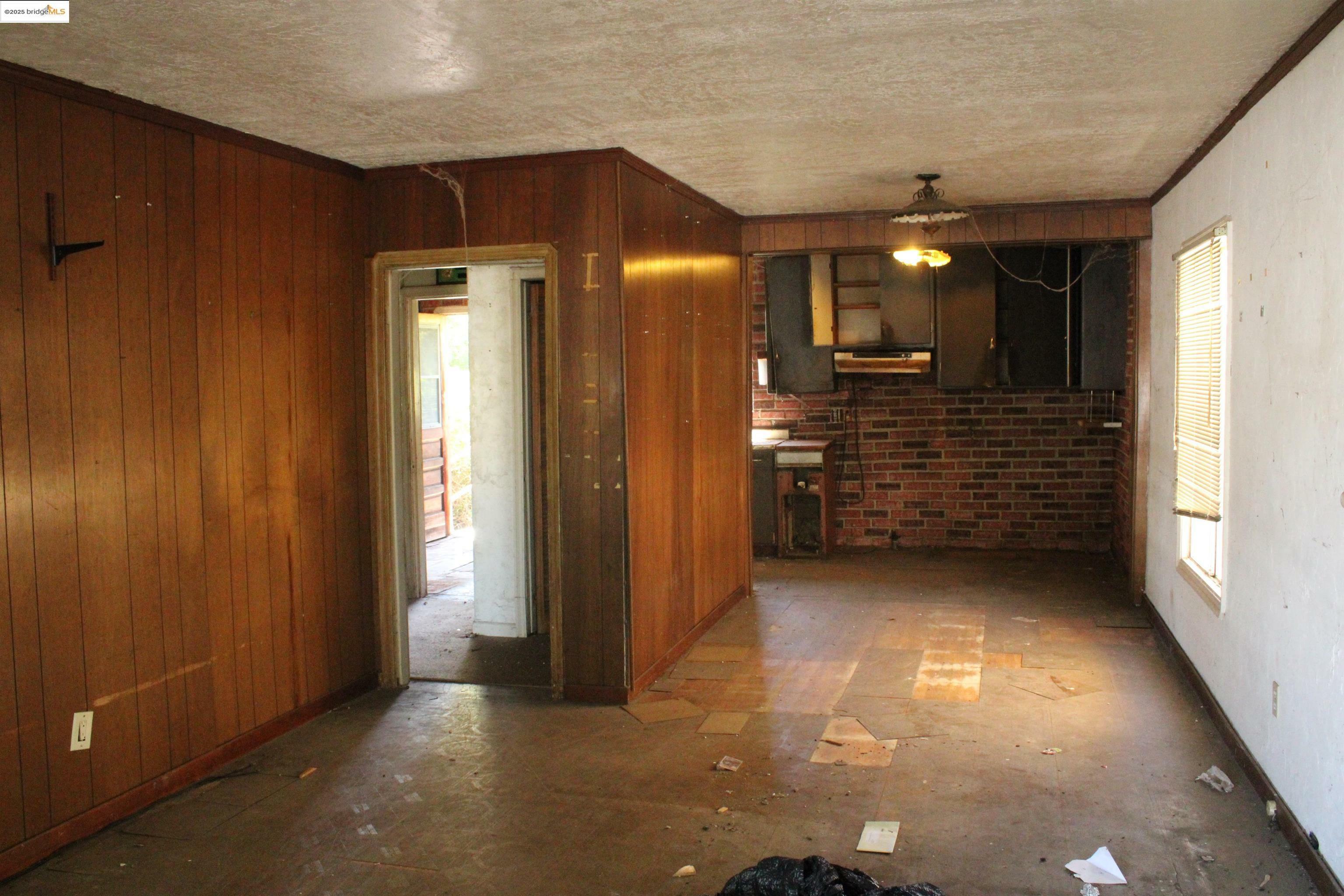 Property Photo: 611 Norvell St CA 94530
