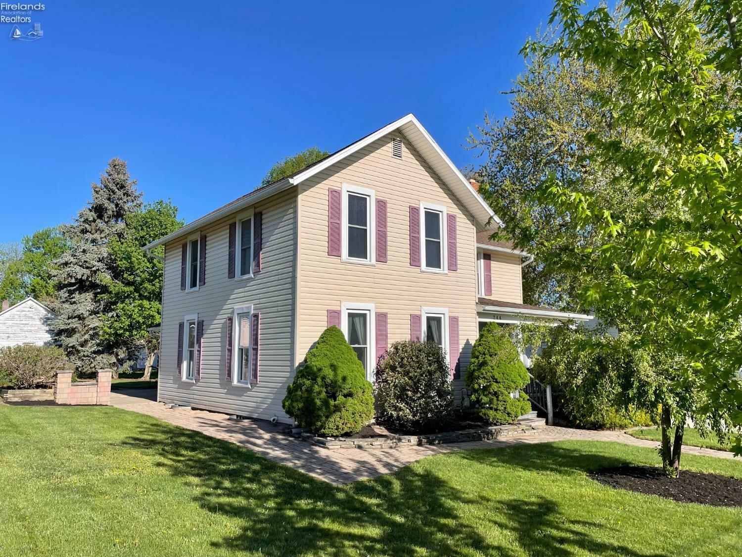 Property Photo: 244 Pleasant Street OH 44811