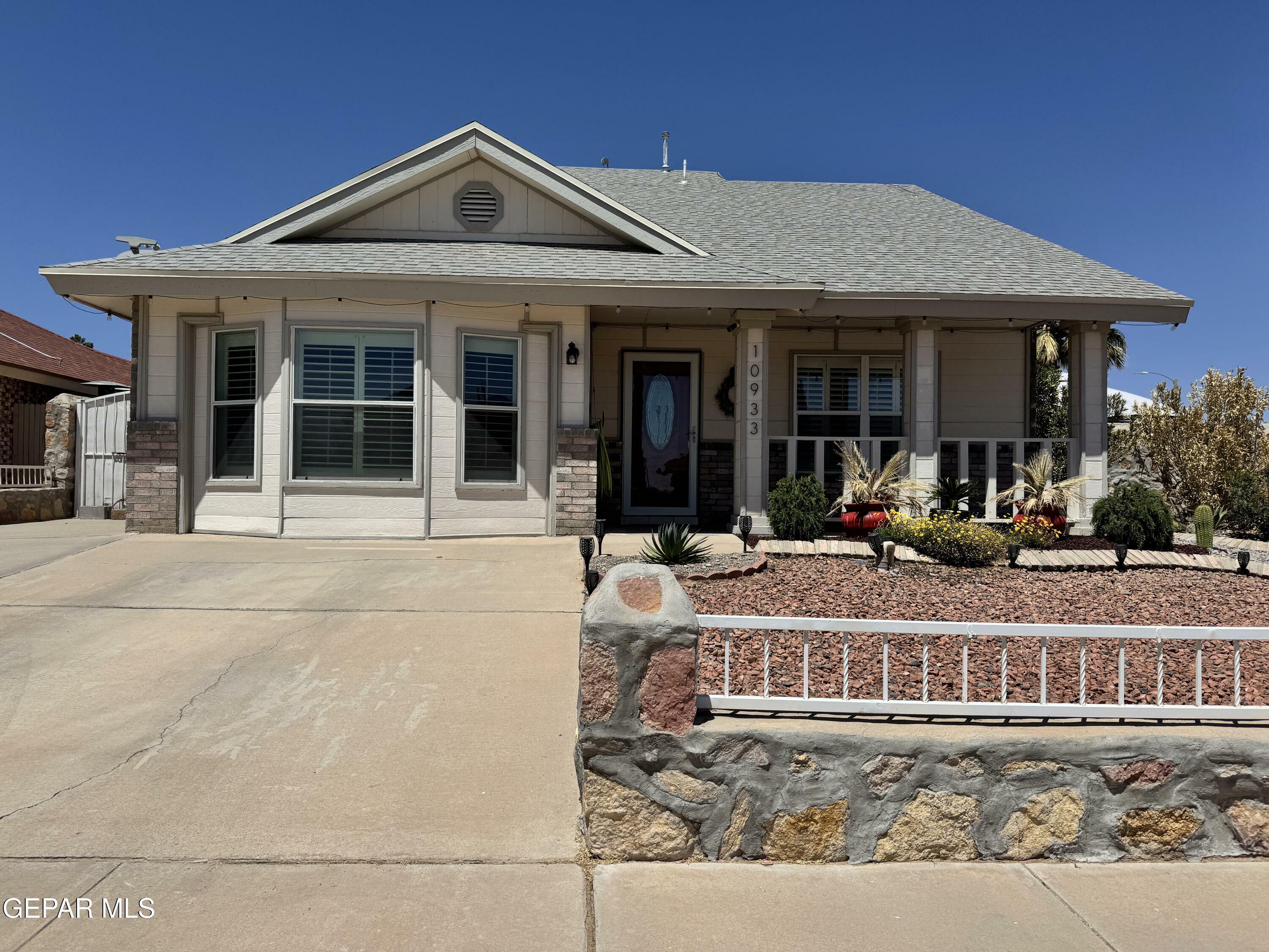 Property Photo: 10933 Chippendale Avenue TX 79934