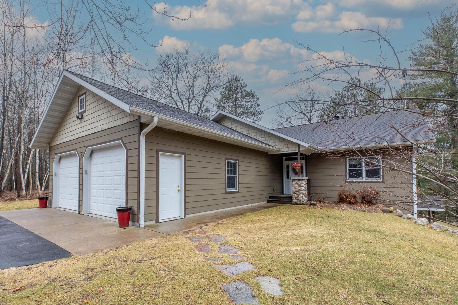 Property Photo: 9878 Clearview Ct WI 54531