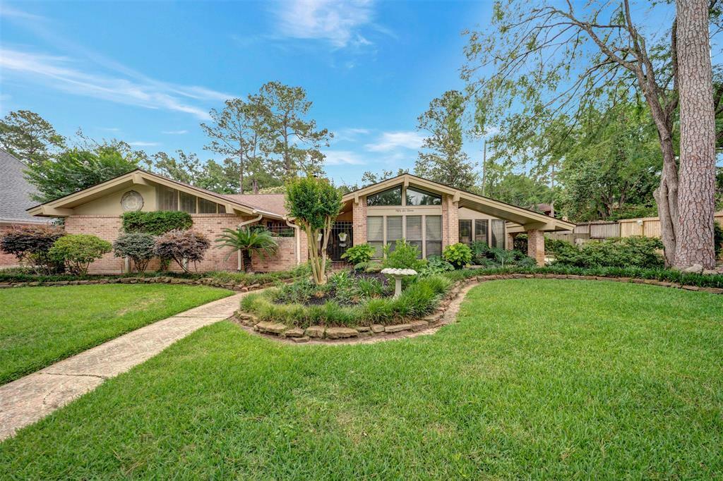 Property Photo: 5611 Westerham Place TX 77069