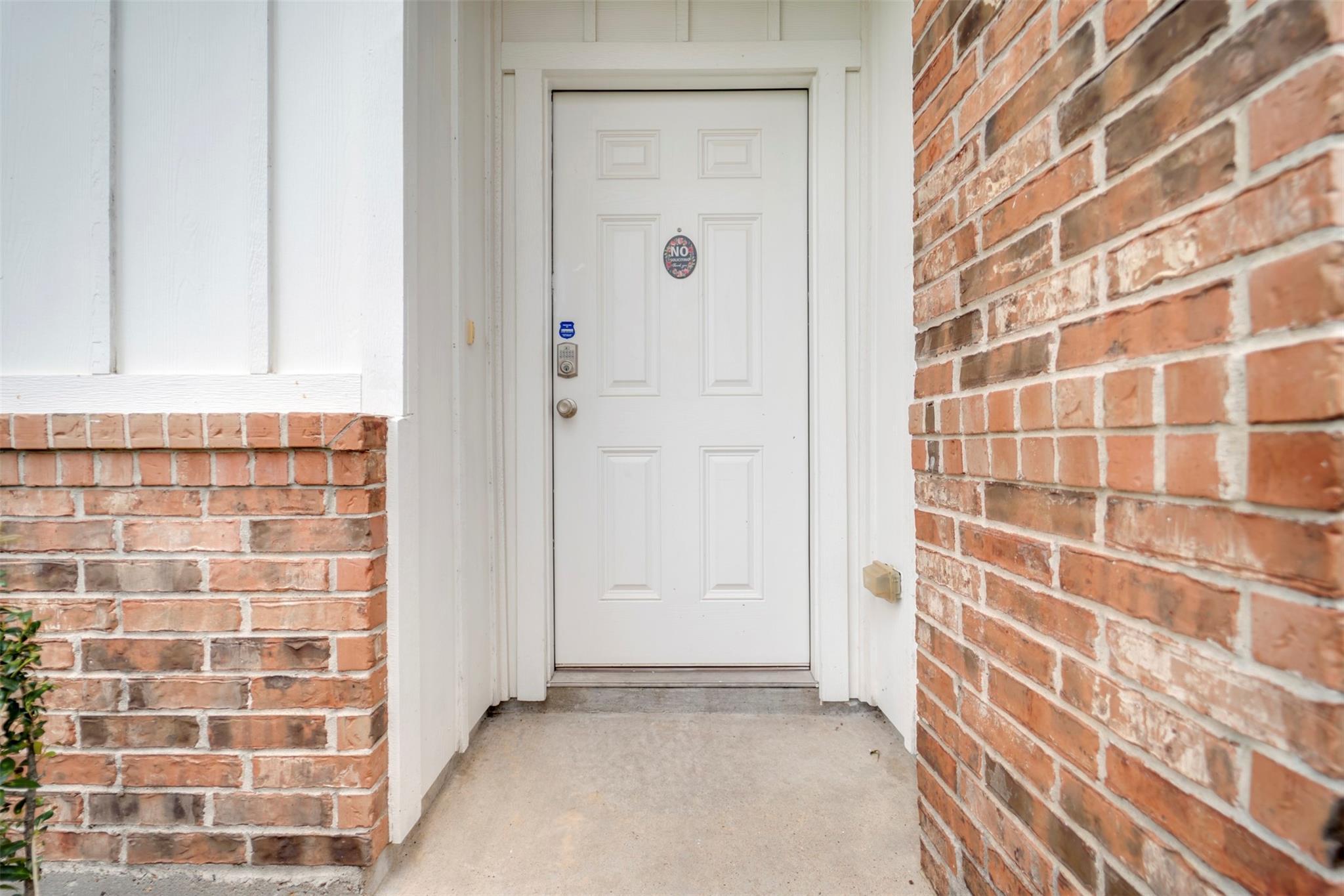 Property Photo: 7908 Beryl Court TX 77591