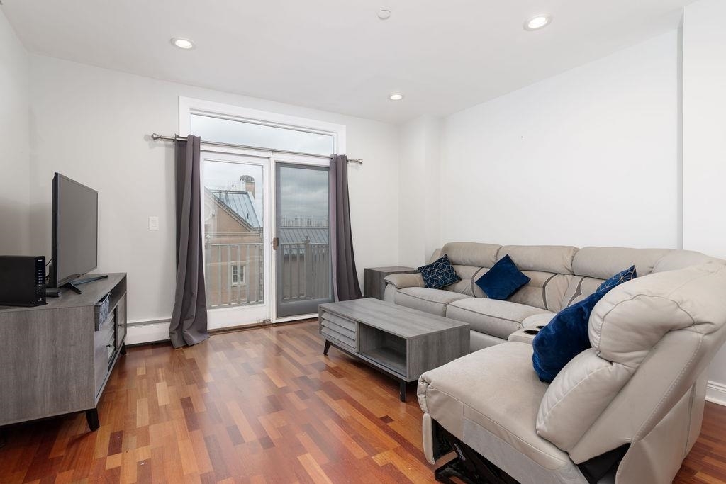 Property Photo: 207 Shearwater Ct West 61 NJ 07305