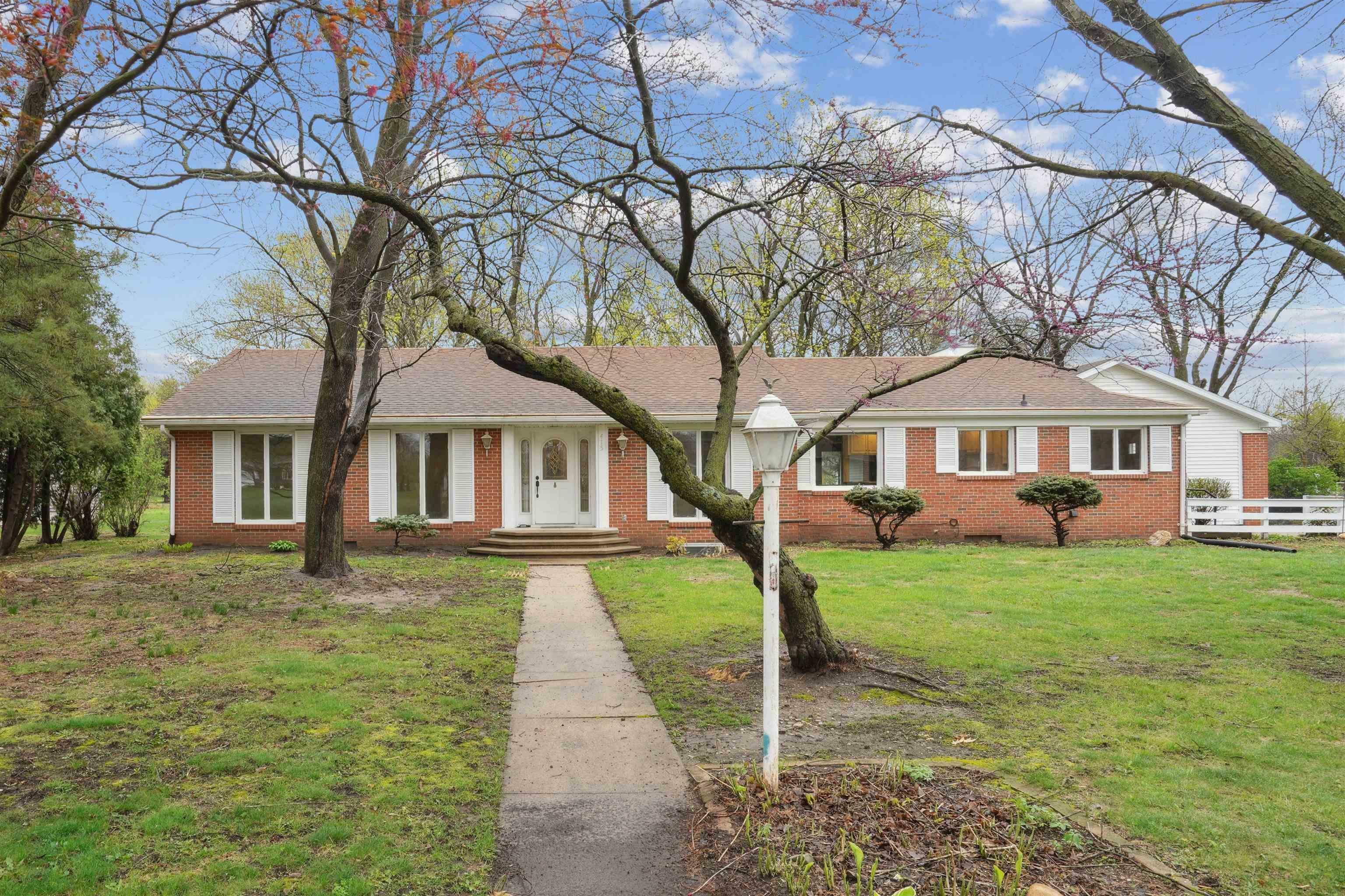 Property Photo: 415 W Water Street IA 50670