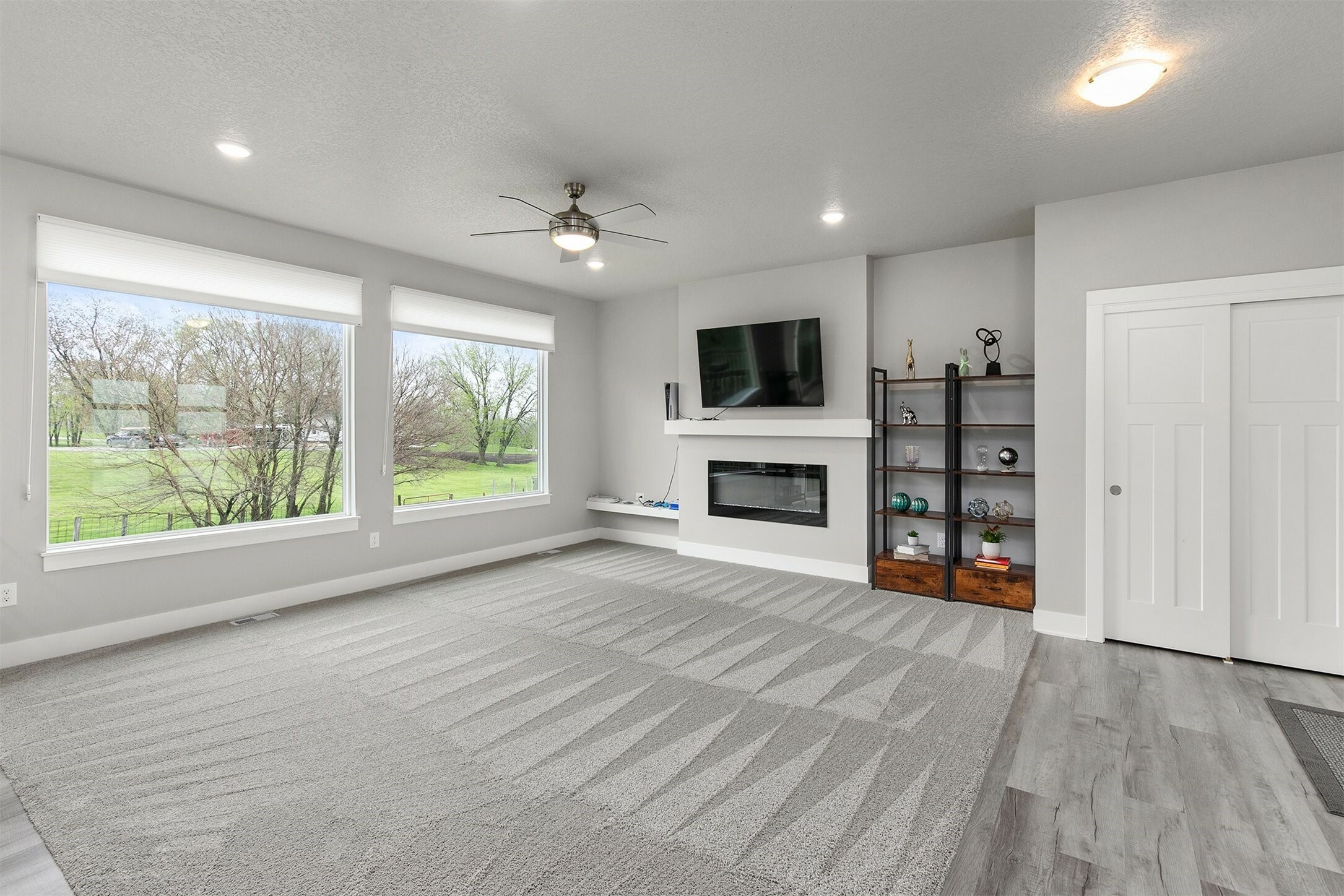 Property Photo: 718 Fountain View Drive IA 50219