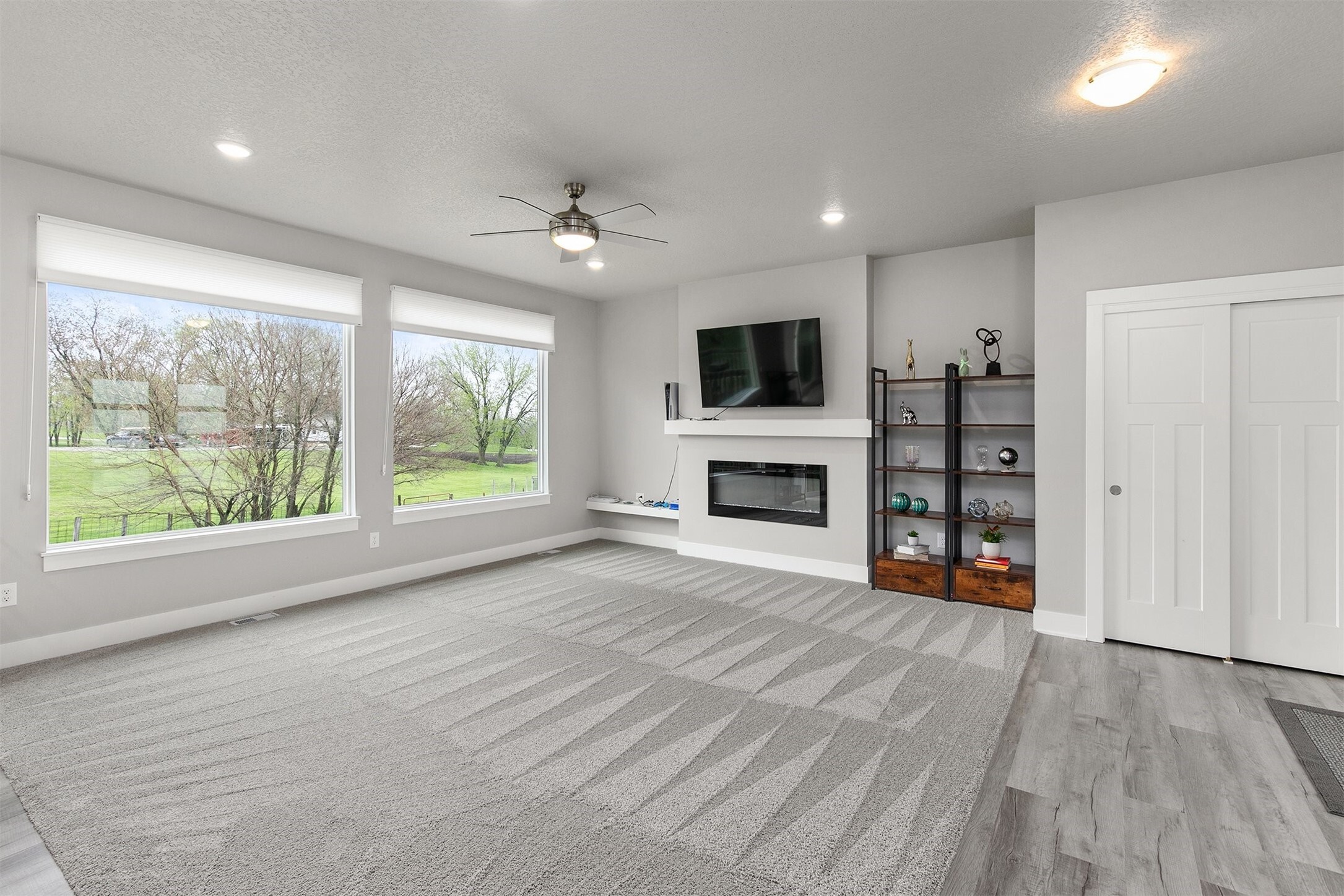 Property Photo:  718 Fountain View Drive  IA 50219 
