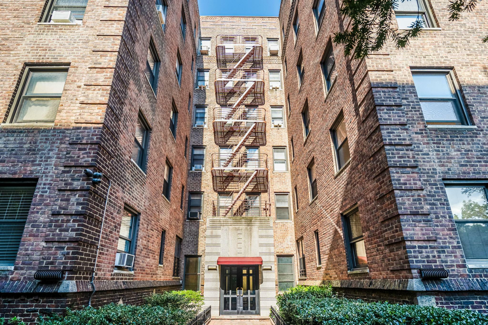 Property Photo: 3017 Riverdale Avenue 3C NY 10463