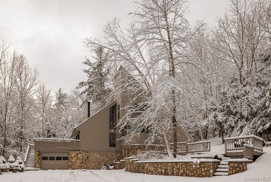 Property Photo:  5 Jacob Strasse Road  NY 12496 