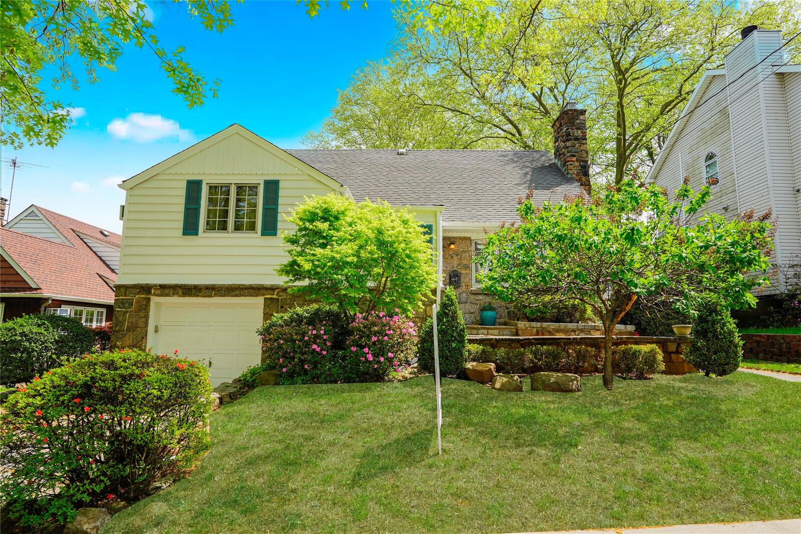 Property Photo:  249 Slosson Ave  NY 10314 