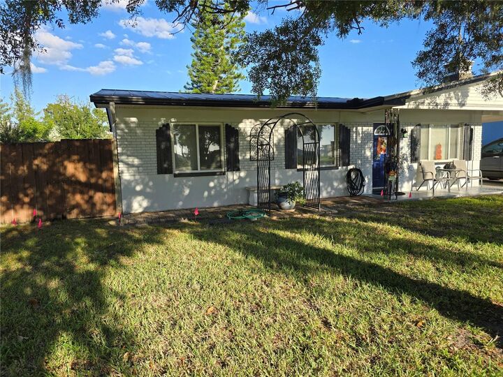 Property Photo:  315 Shore Drive E  FL 34677 