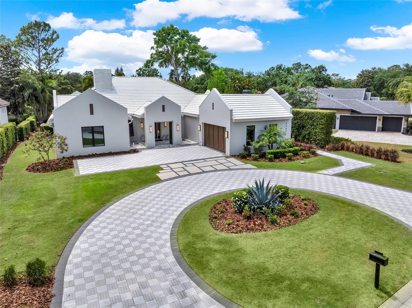 Property Photo: 9364 Thurloe Place FL 32827