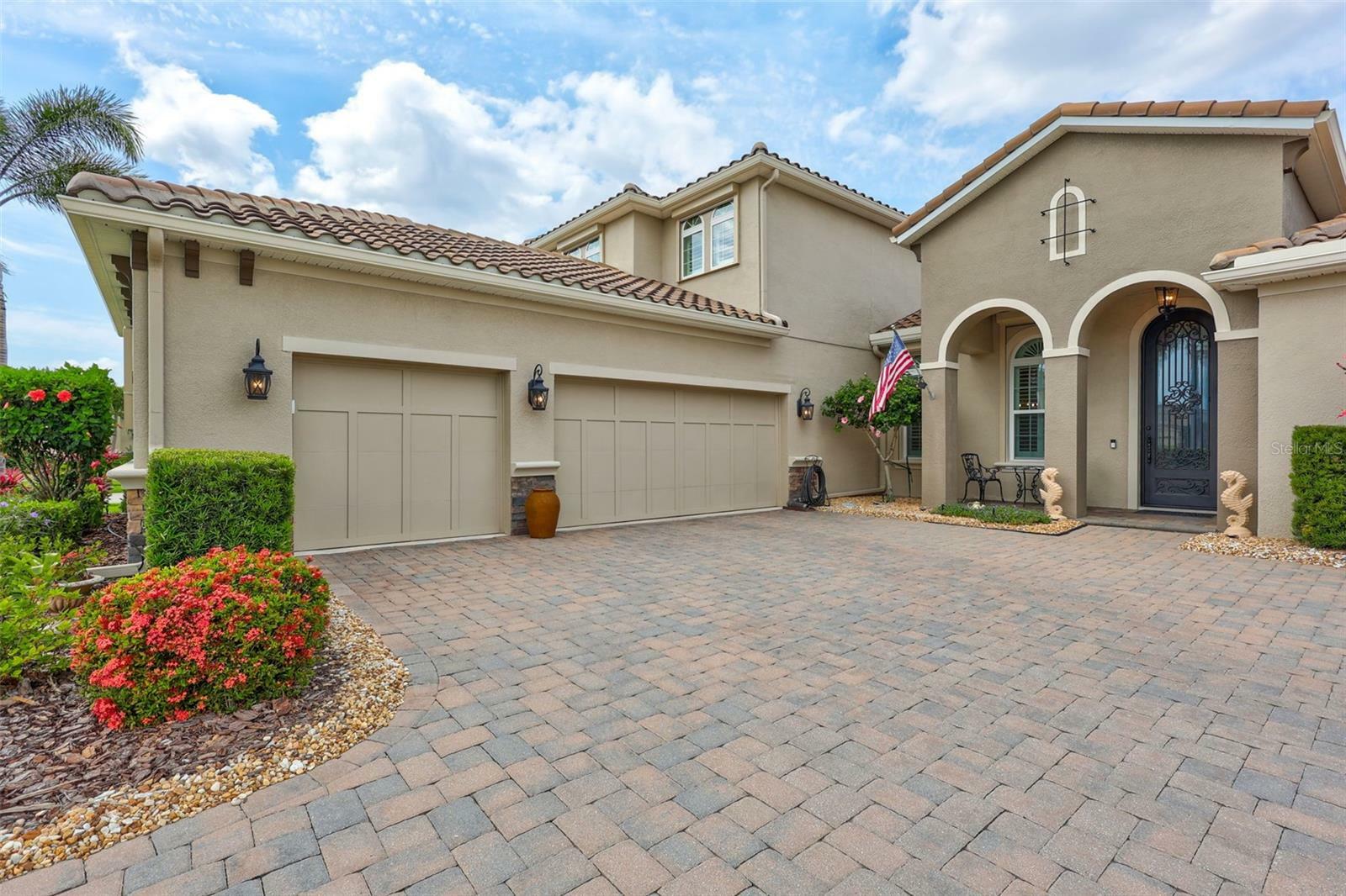 Property Photo: 17003 2nd Avenue E FL 34212