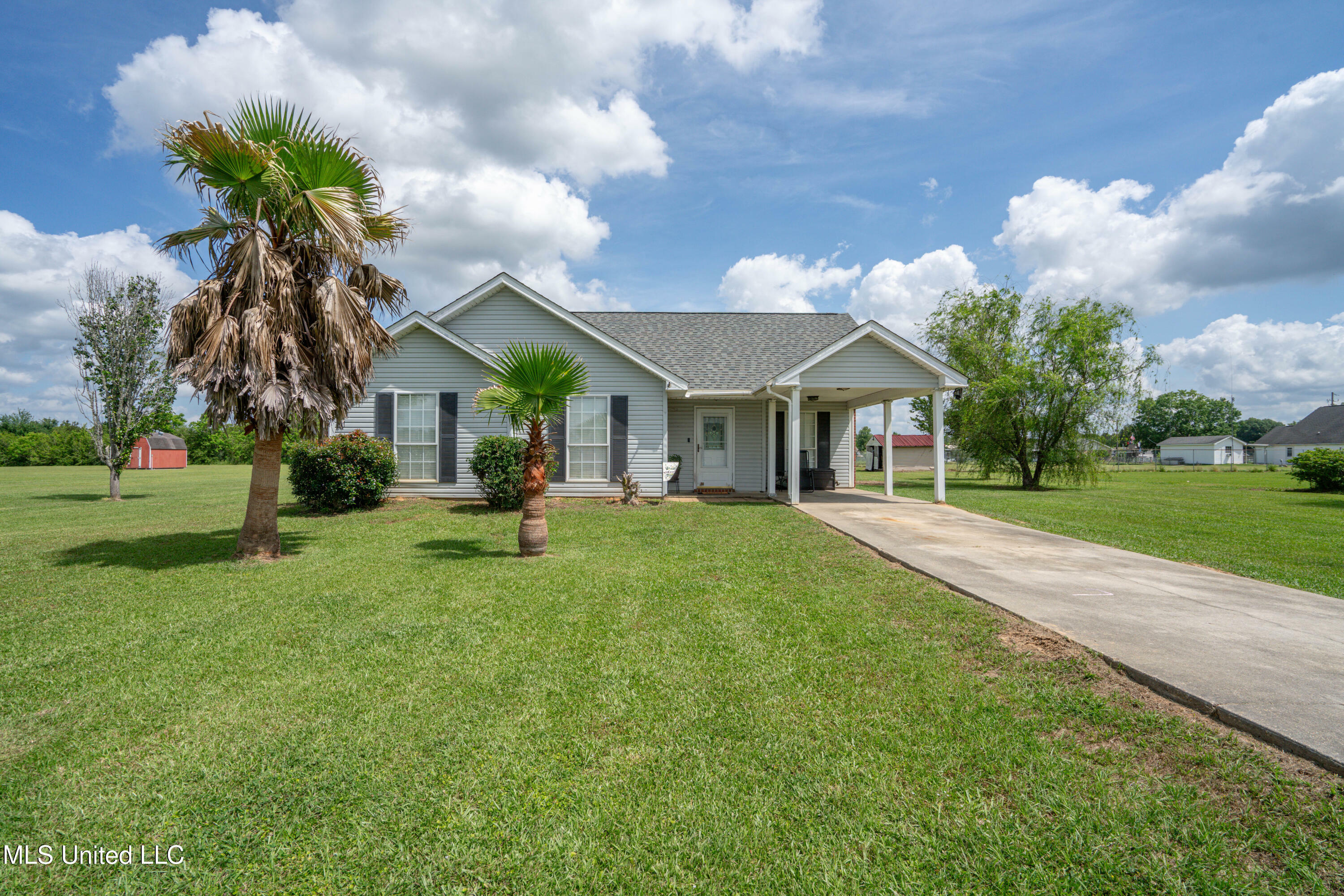 Property Photo: 16 Hawthorne Road MS 39466
