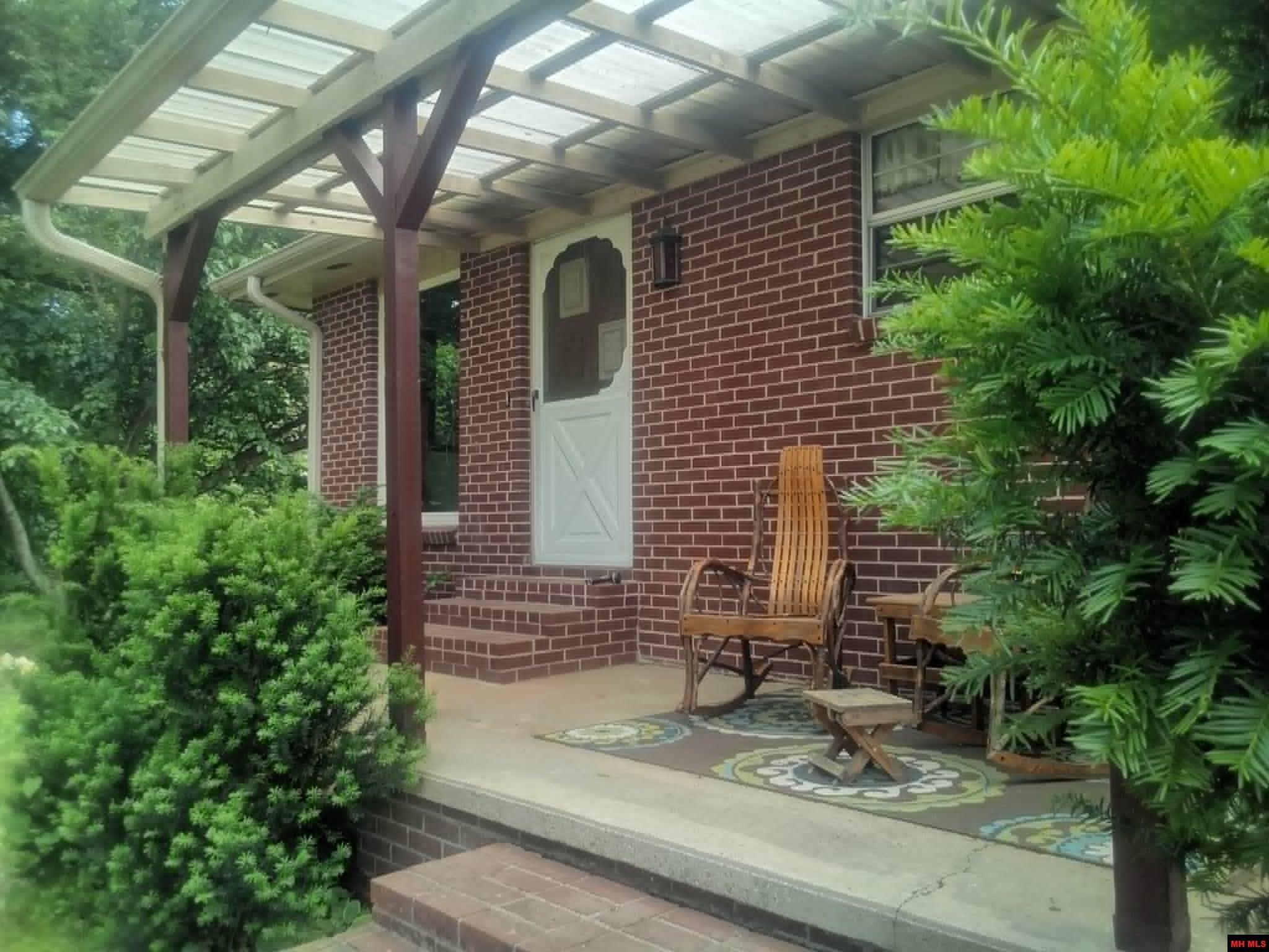 Property Photo: 1011 Old Military Road AR 72653