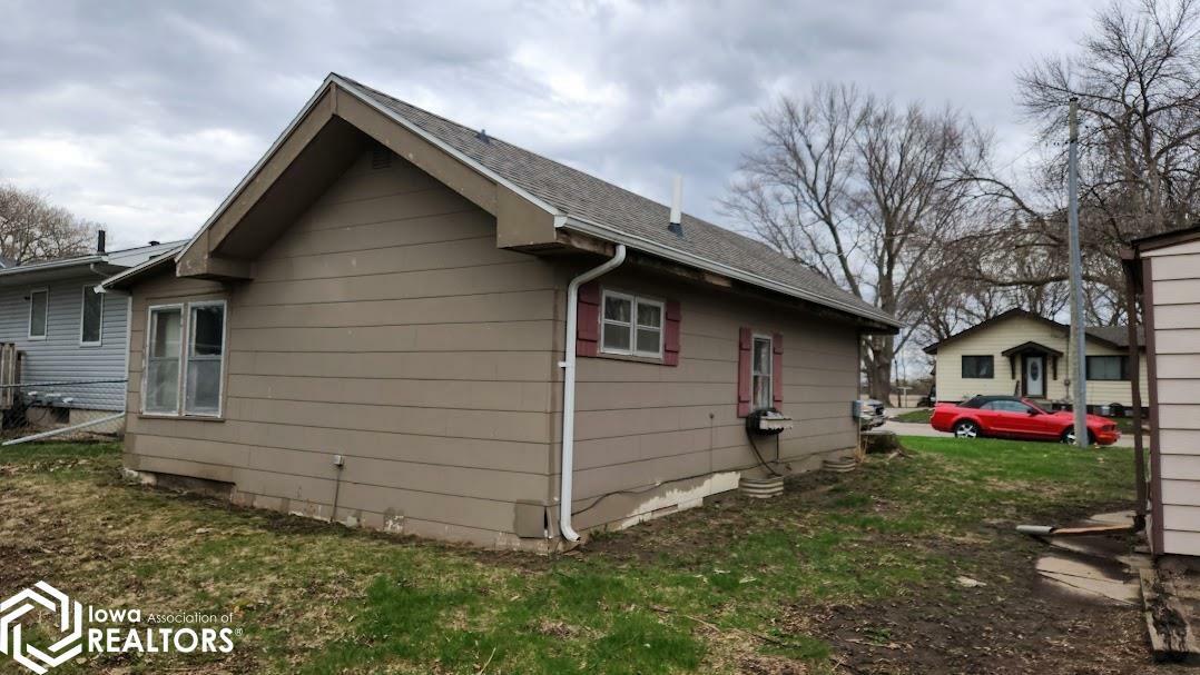 Property Photo: 428 29th Street IA 50401